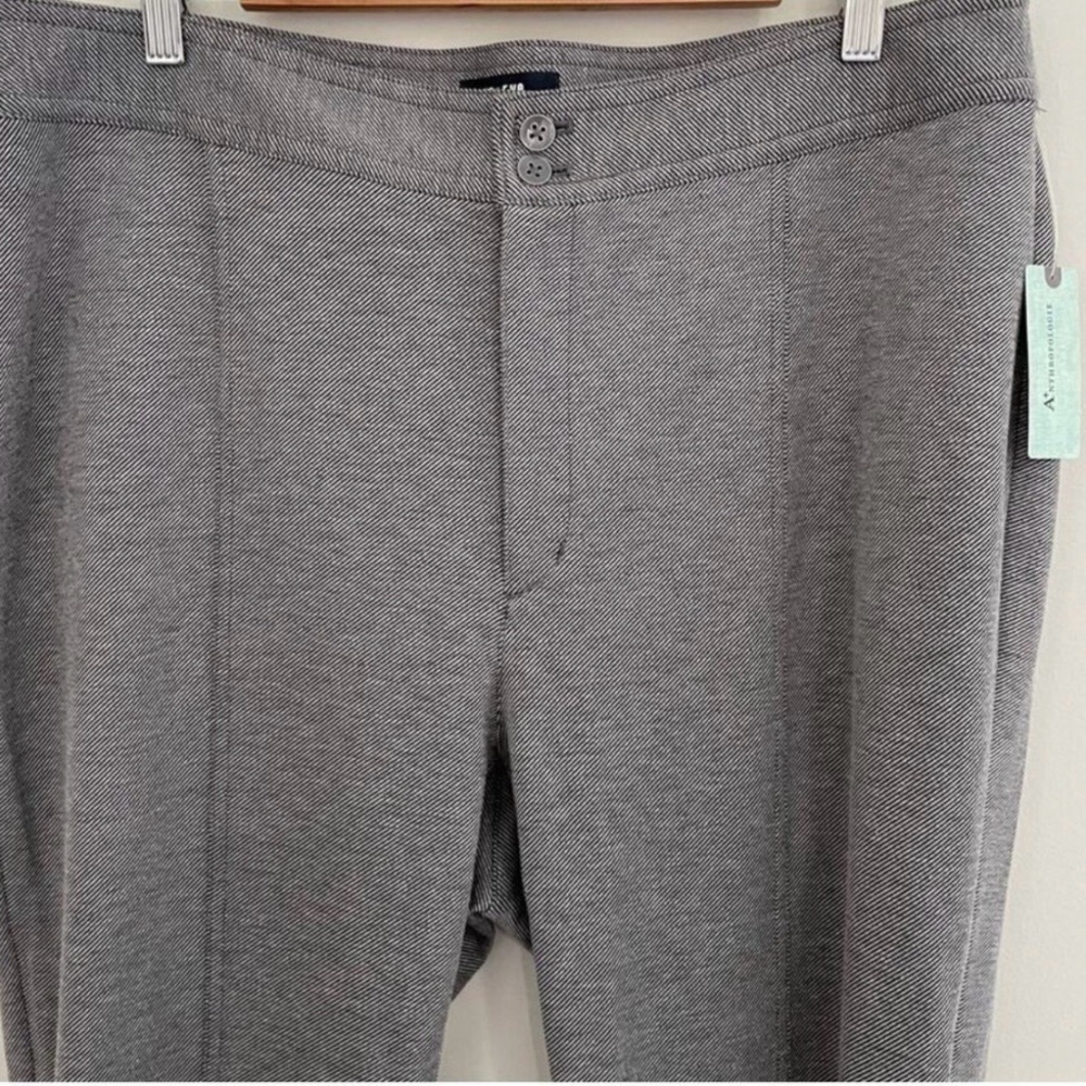 Anthropologie NWT
Maeve Flare Split Hem Pants Twill Gray Flared Pants Size 16 - Picture 8 of 9